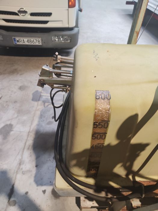 Opryskiwacz rolniczy polowy ciśnieniowy zawieszany