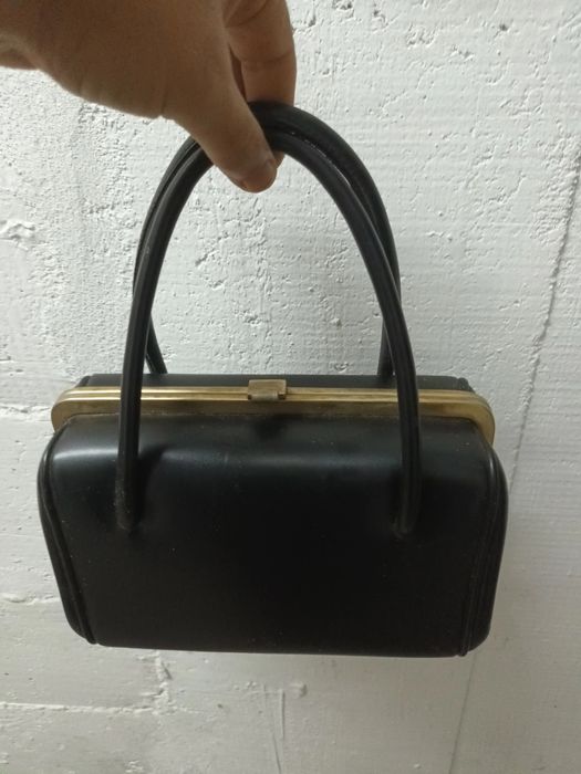 Mala antiga e carteira de mulher vintage