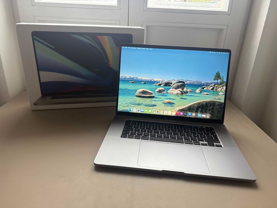 Ноутбук Apple MacBook Pro 16" 2019 (A2141) - i9/16гб/SSD 1TB