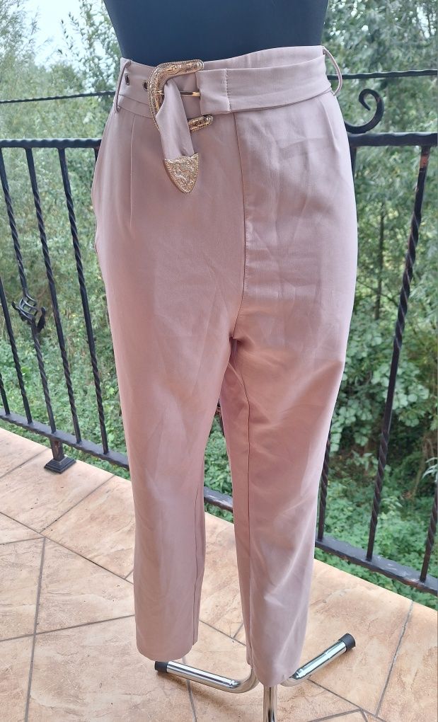 Eleganckie materiałowe spodnie z paskiem Missguided rozmiar L 40