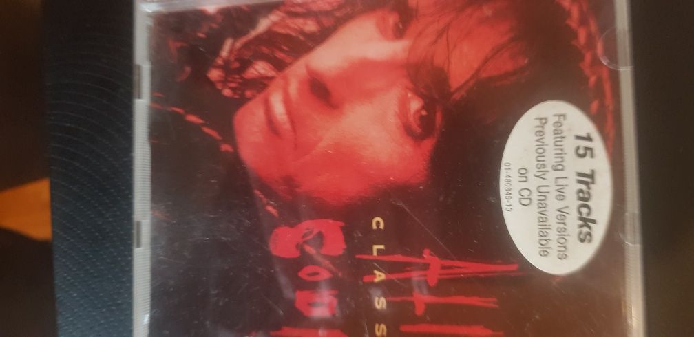 Vendo 50 cds em muito bom estado