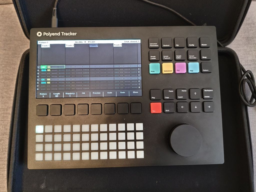 Polyend Tracker do muzyki sampler, syntezator, sekwencer, midi