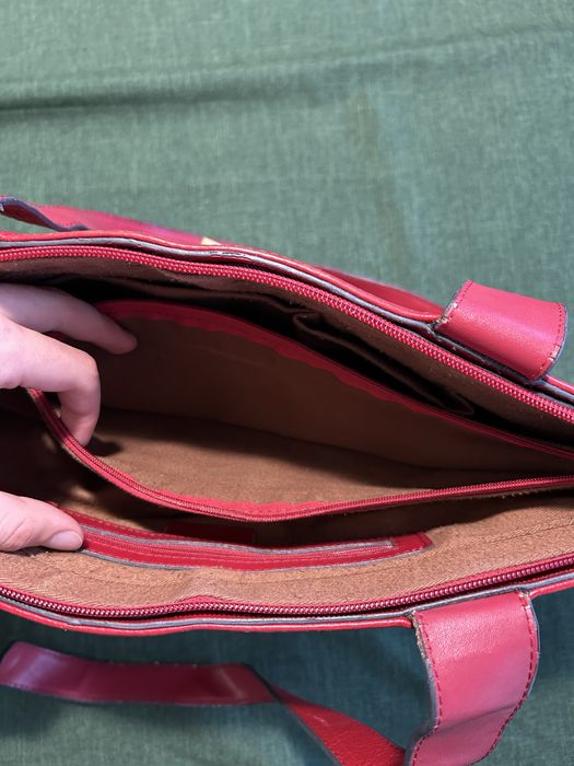 Czerwona skórzana torebka damska vintage