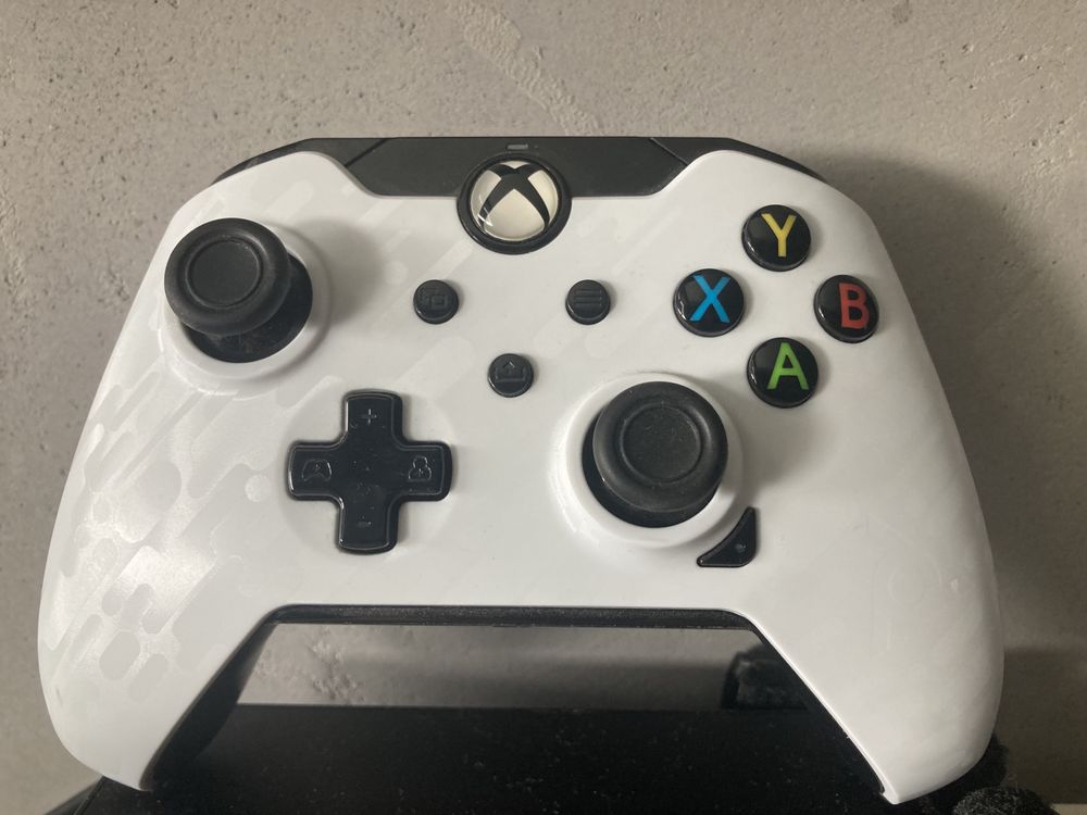 Pad PDP Xbox Series Artic white do Xbox, PC-przewodowy