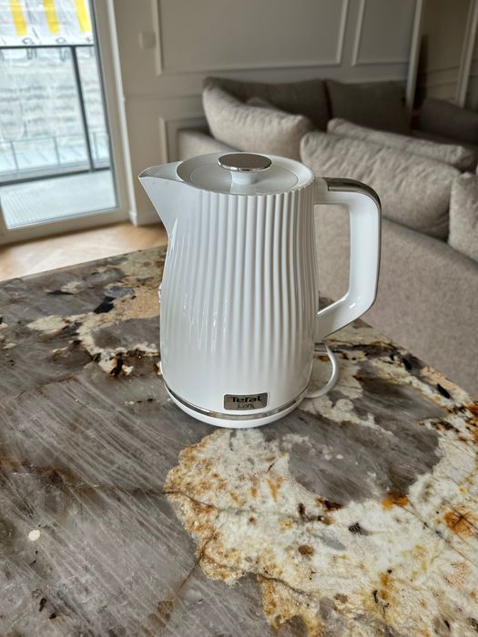 Czajnik biały Tefal bardzo dobry stan