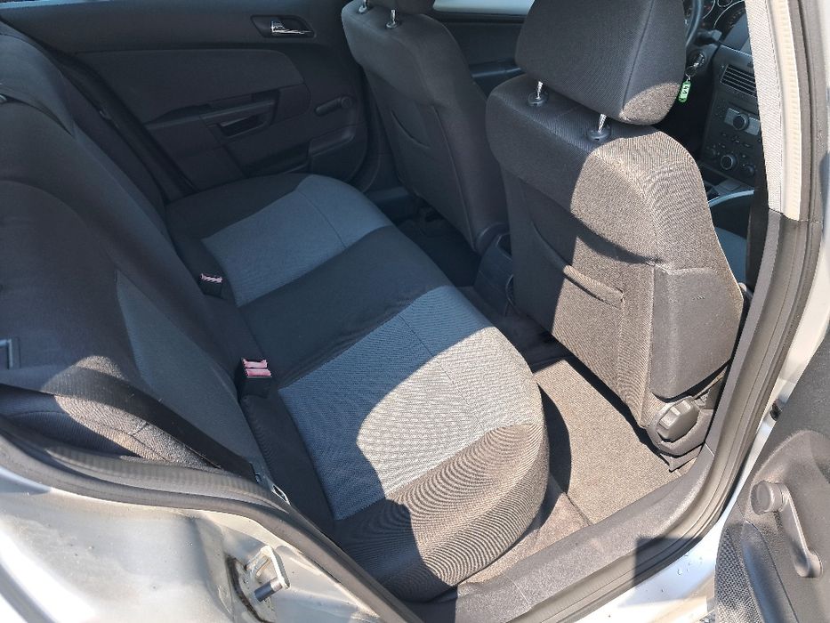 Opel Astra .1.6 105koni .5Drzwi . zarejestrowany