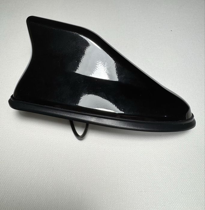 Антенна на авто акула