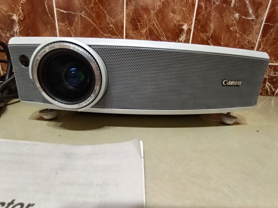 Продам проектор Canon LV-X4