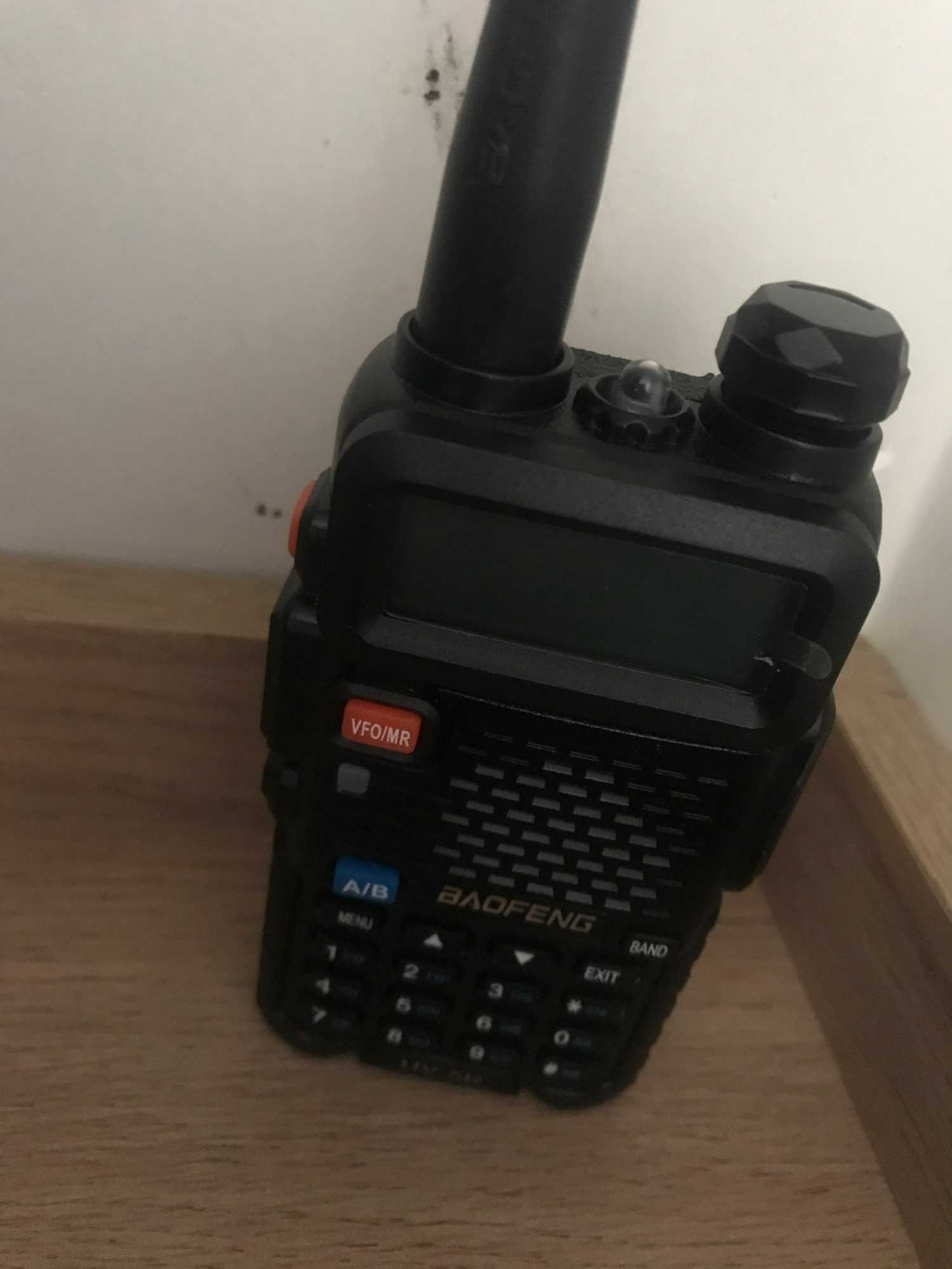 Крутая портативная рацыя Baofeng UV-5R с функцией SOS