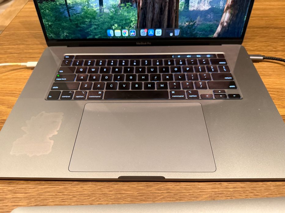 Apple MacBook Pro 16" (2019) 2.6GHz Core i7 Touch Bar