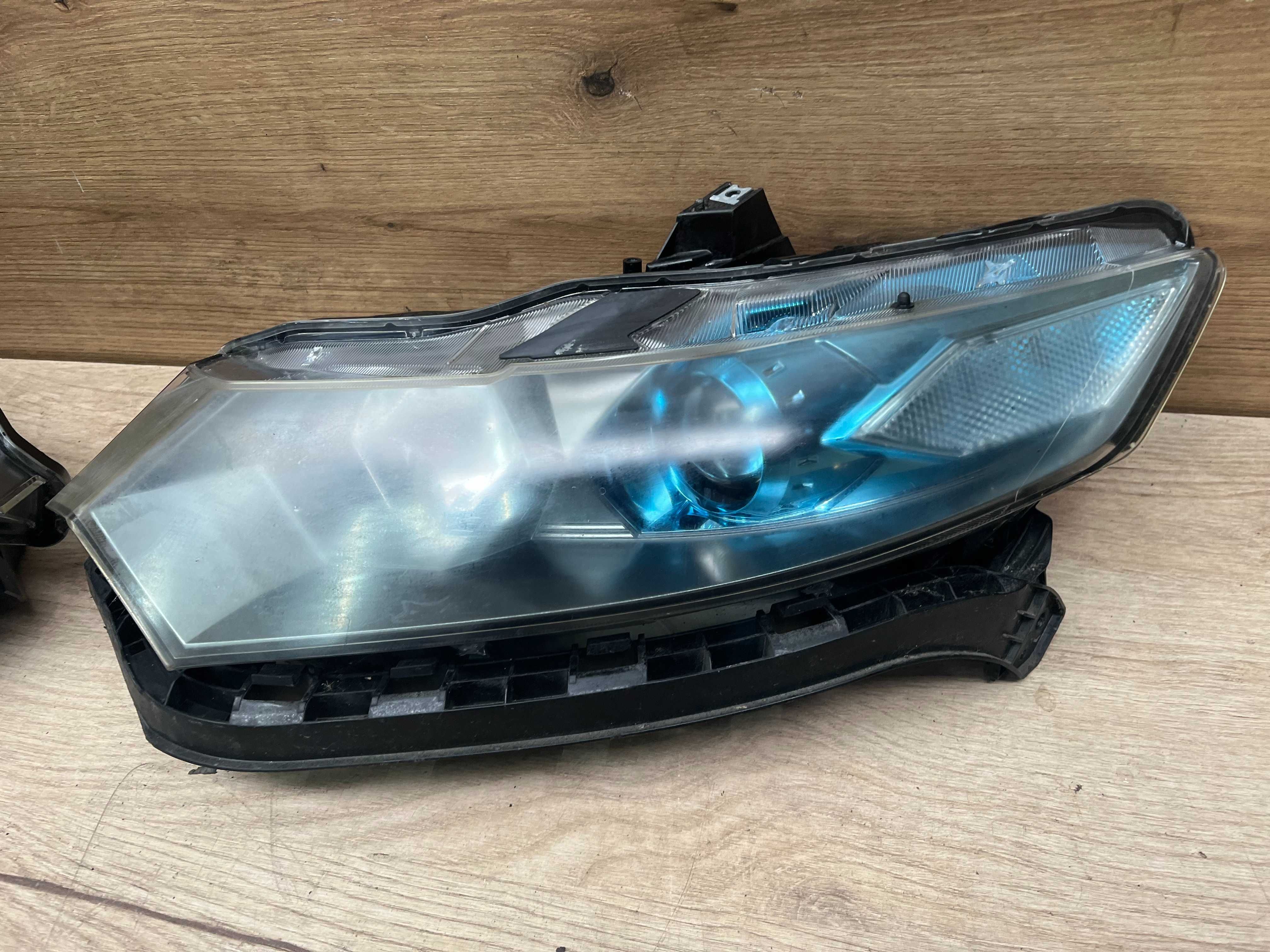 Lampa/reflektor przedni lewy prawy Honda Insight