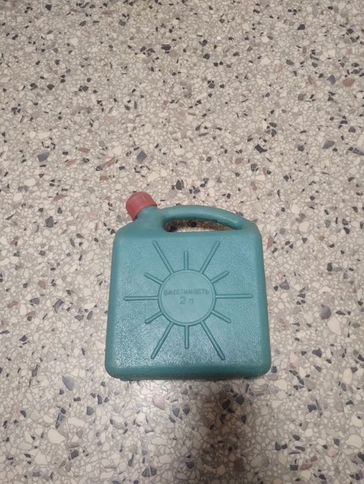 Каністра 2л товстий пластик