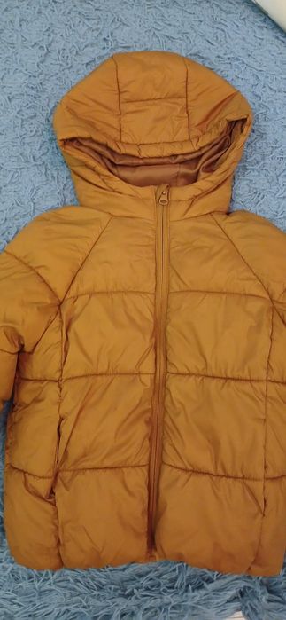 Куртка на осінь, легка та зручна. 104 розмір