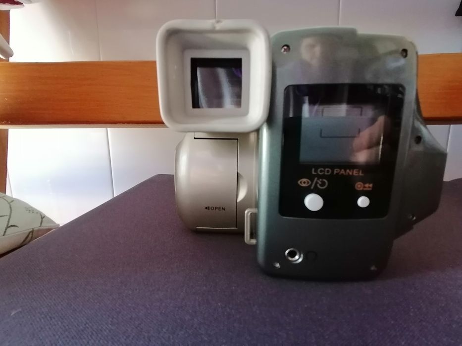 Câmara de filmar vintage v-3000