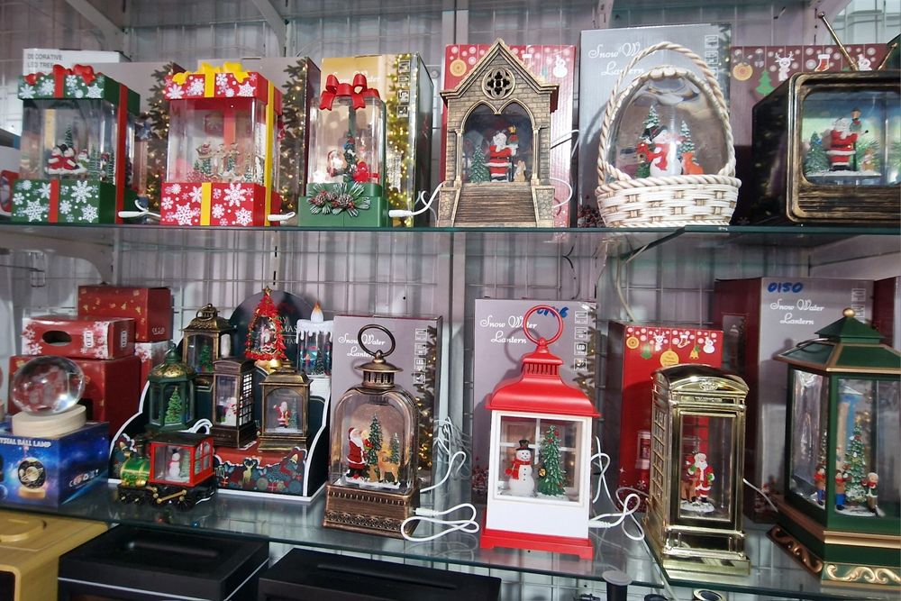 Різдвяний світильник-ліхтар  ,костел з вертепом.