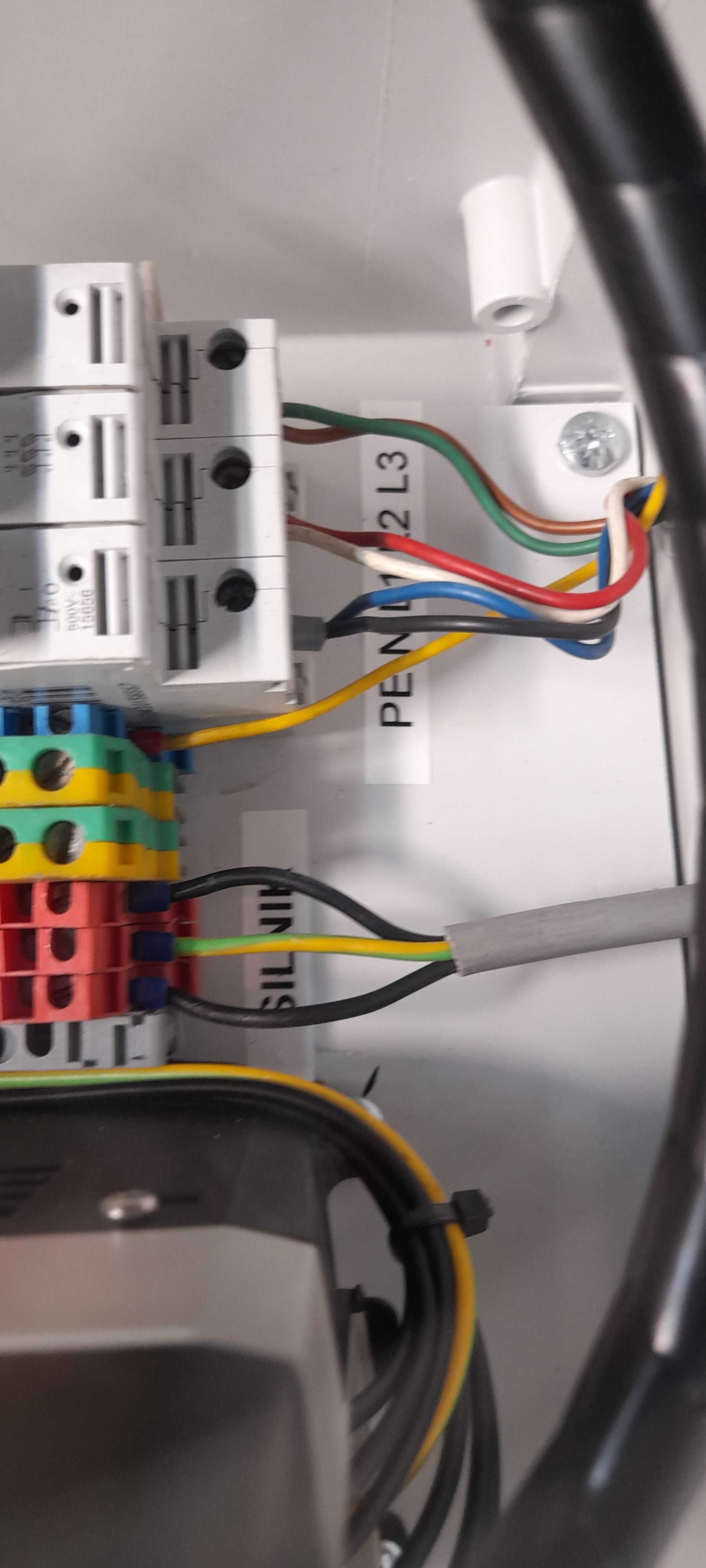 Falownik Emerson 2,2 kW 400V  skrzynka i kpl.sterowanie
