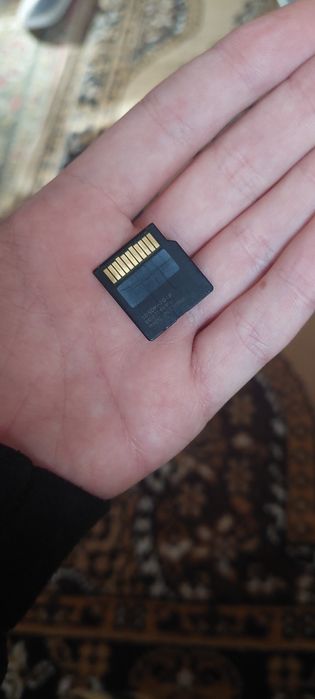 Windows 0.1 phone та SD 2GB (просто коплю на ноут)