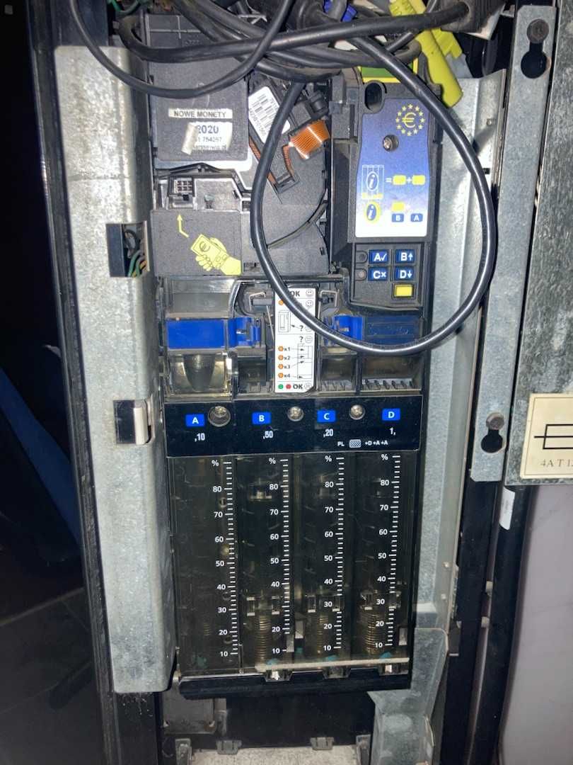 AUTOMAT VENDINGOWY z terminalem NAYAX 400-800 produktów. FV 23% 2900zł