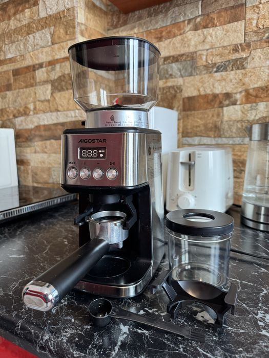 Ekspres Breville PrimaLatte II, Młynek żarnowy Aigostar Flavor