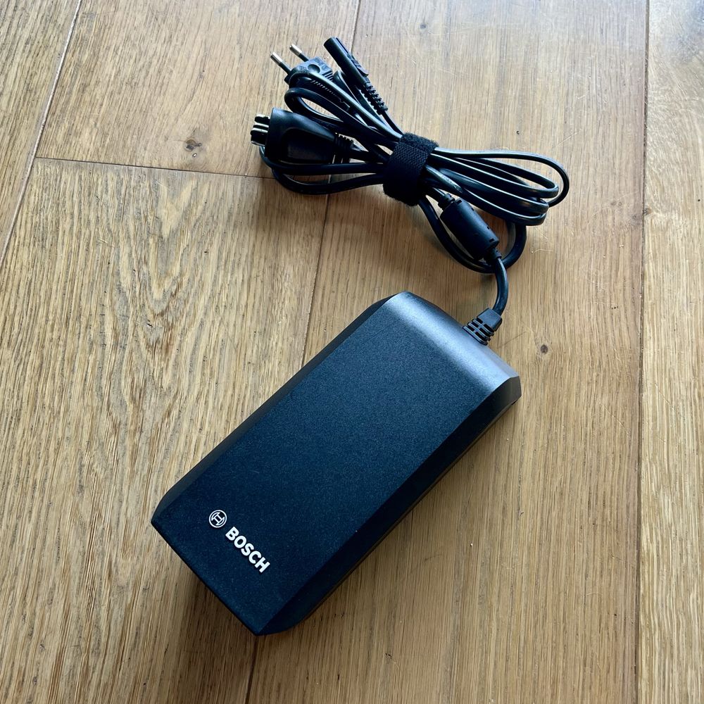 BOSCH Fast Charger 6A (carregador rápido para e-bike)