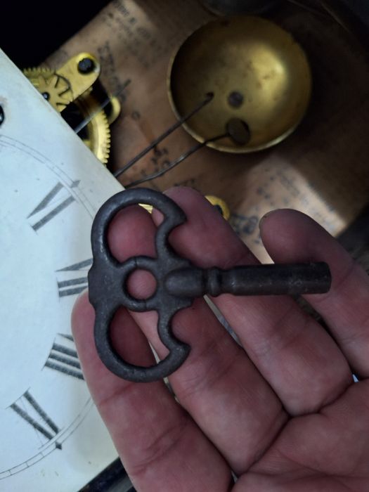 Relógio americano muito antigo