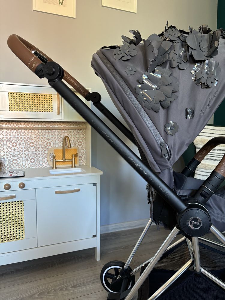 Wózek spacerowy Cybex Mios 2.0 Simply Flowers