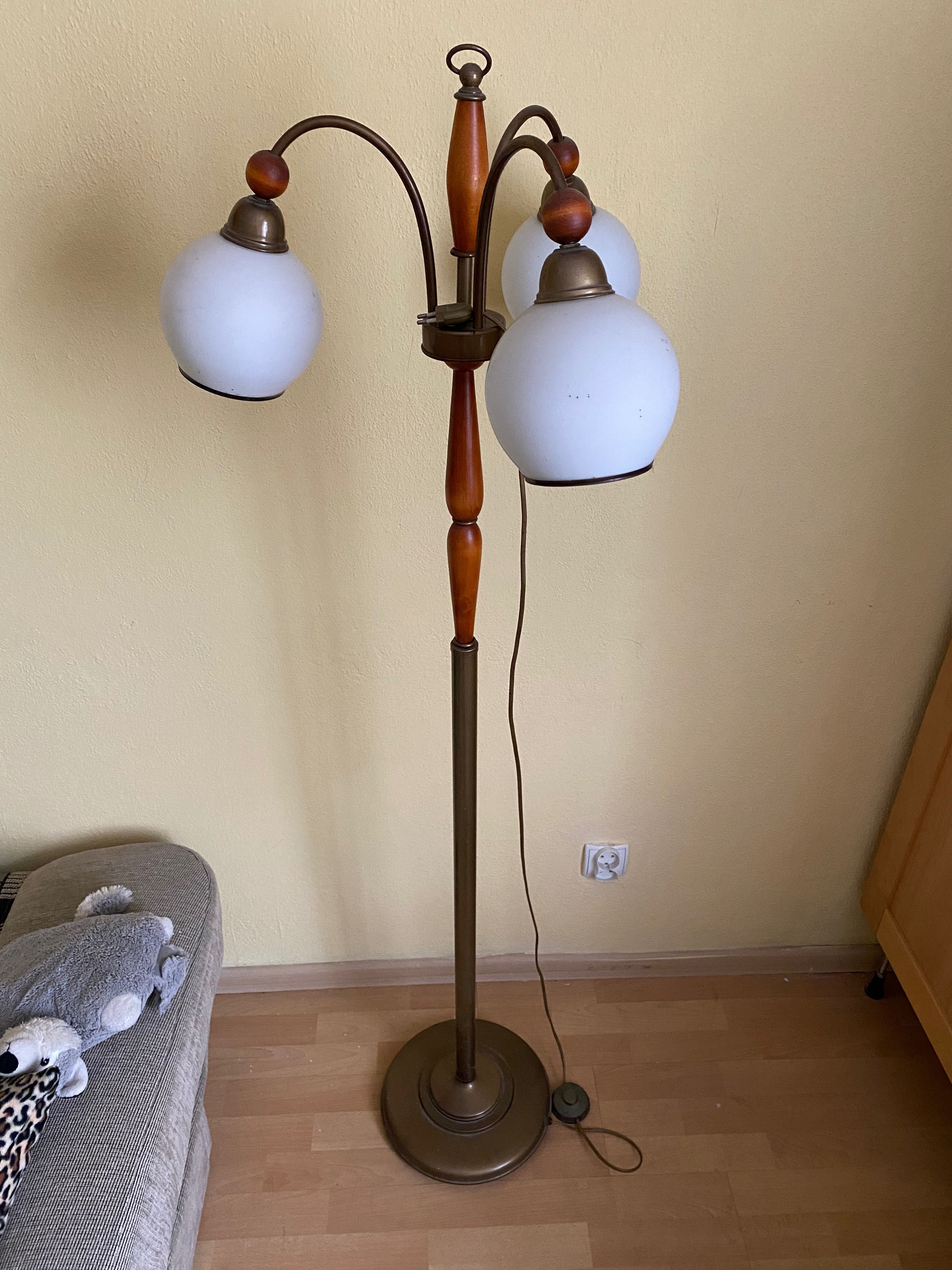 Lampa stojąca drewniana 3 klosze