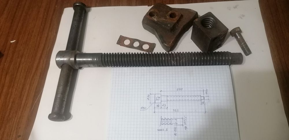 Запчасти для слюсарних лещат.