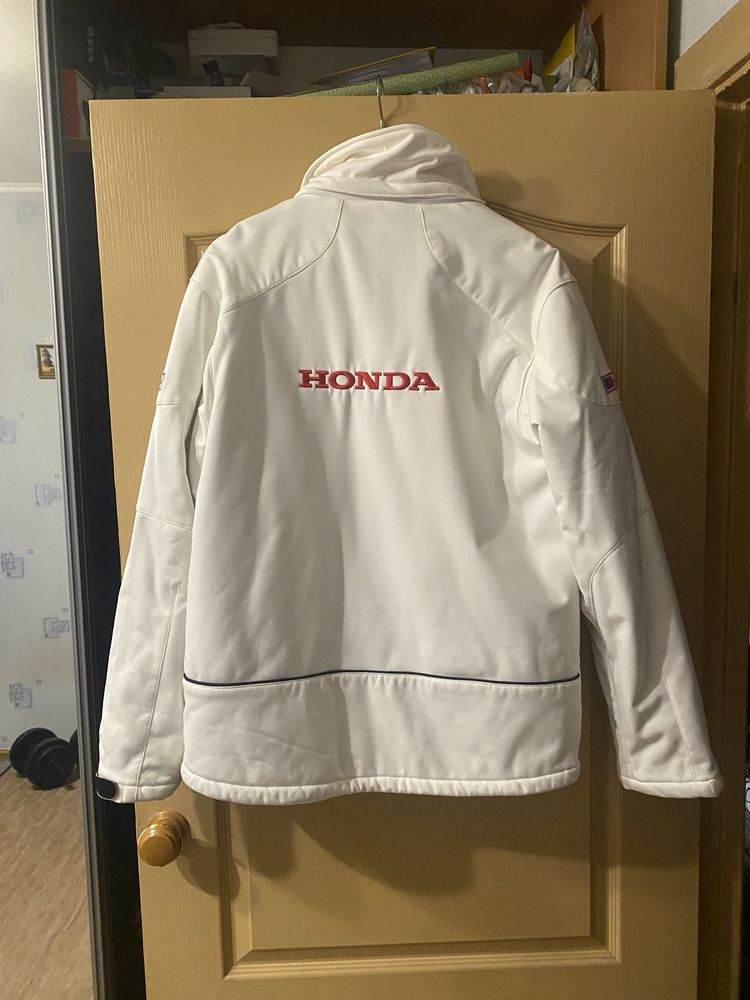 Фірмова куртка Honda