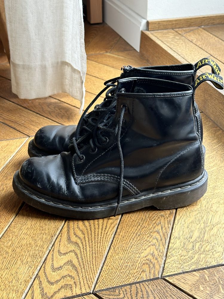 dr martens black