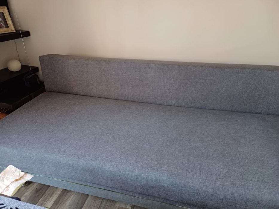 Kanapy, szare z poduchami - rozkladane, stan bardzo dobry, rzymianki
