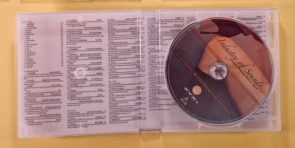 Składanka "The Chillout" box 9 CD - stan idealny