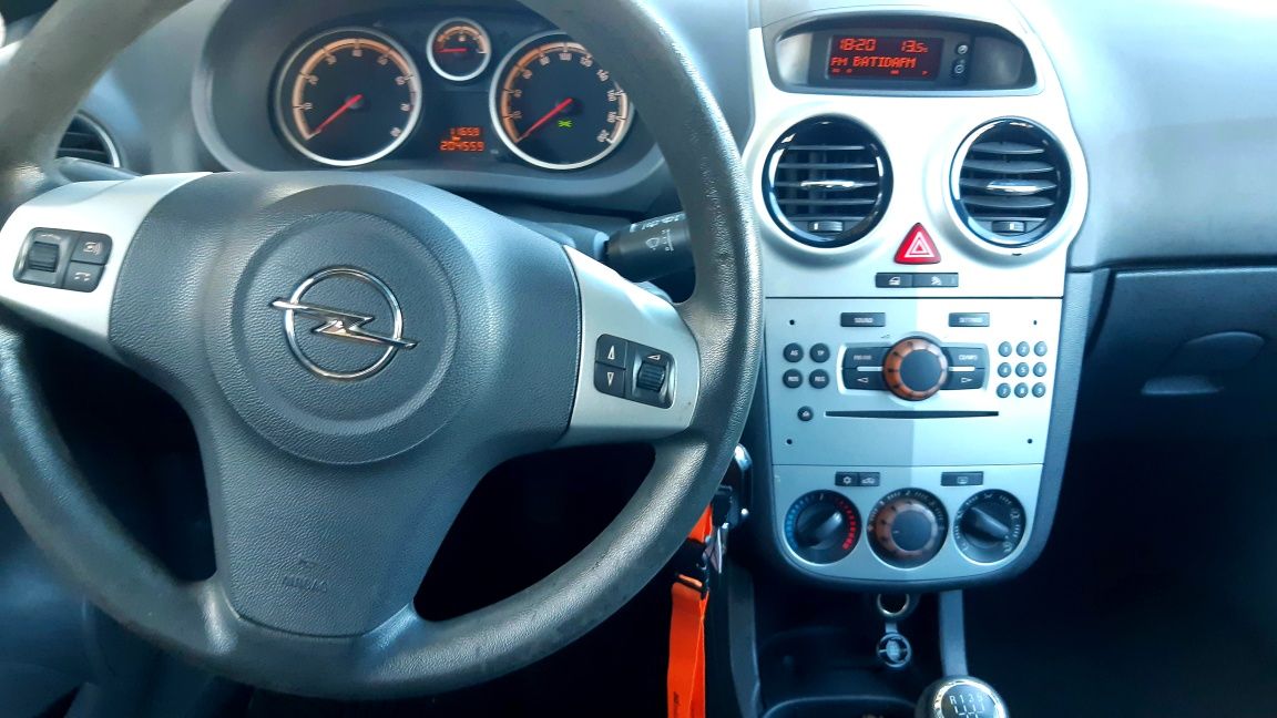 Opel corsa 1.2 2010 gpl