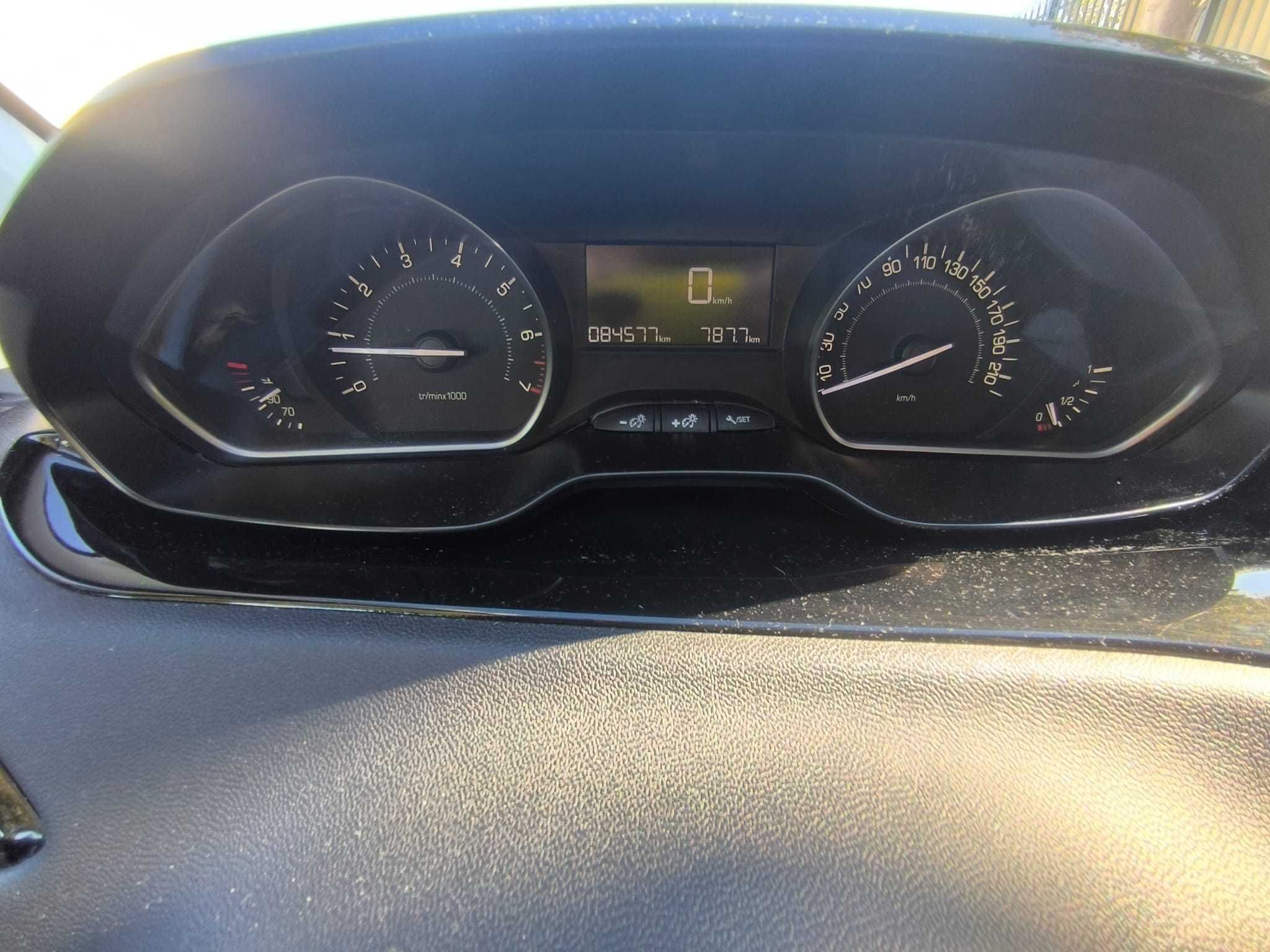 Peugeot 208 1.2 Signature – Novembro 2018, 88.800 km, Excelente Estado