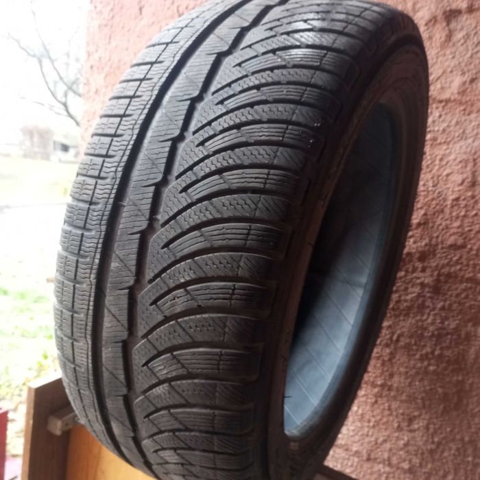 Продам зимнюю резину 255/45/R18