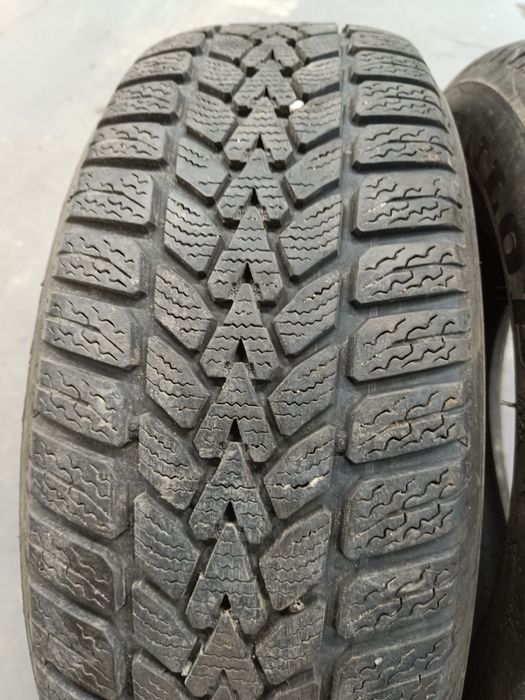 Opony zimowe 195/65/R15 Dunlop dwie sztuki