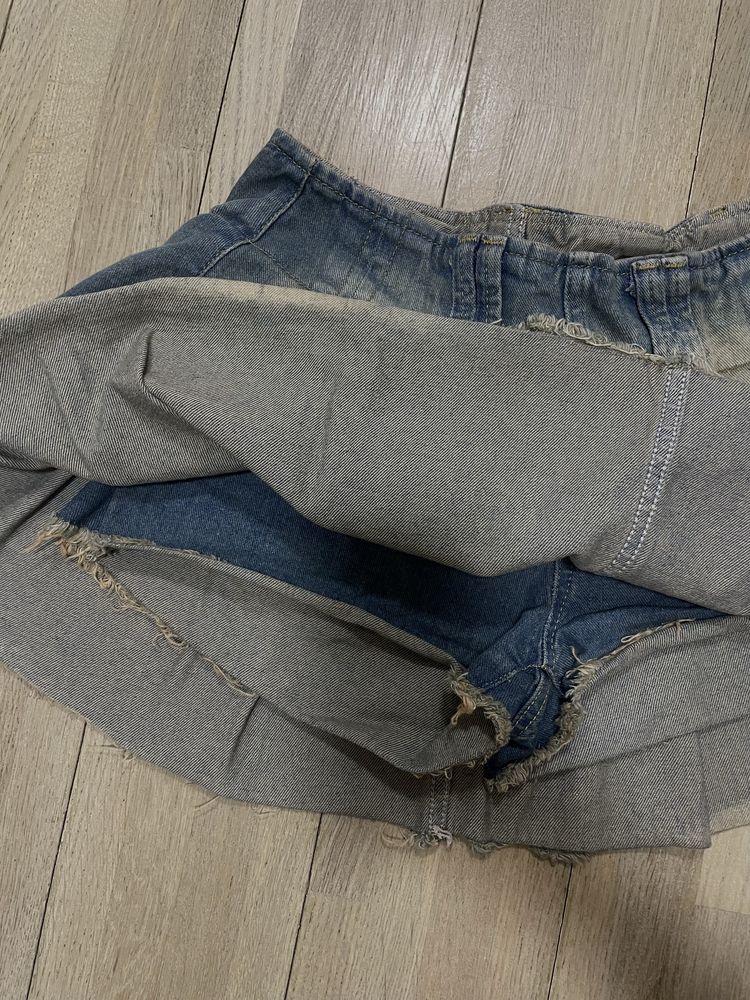 Коротка джинсова спідниця Bershka