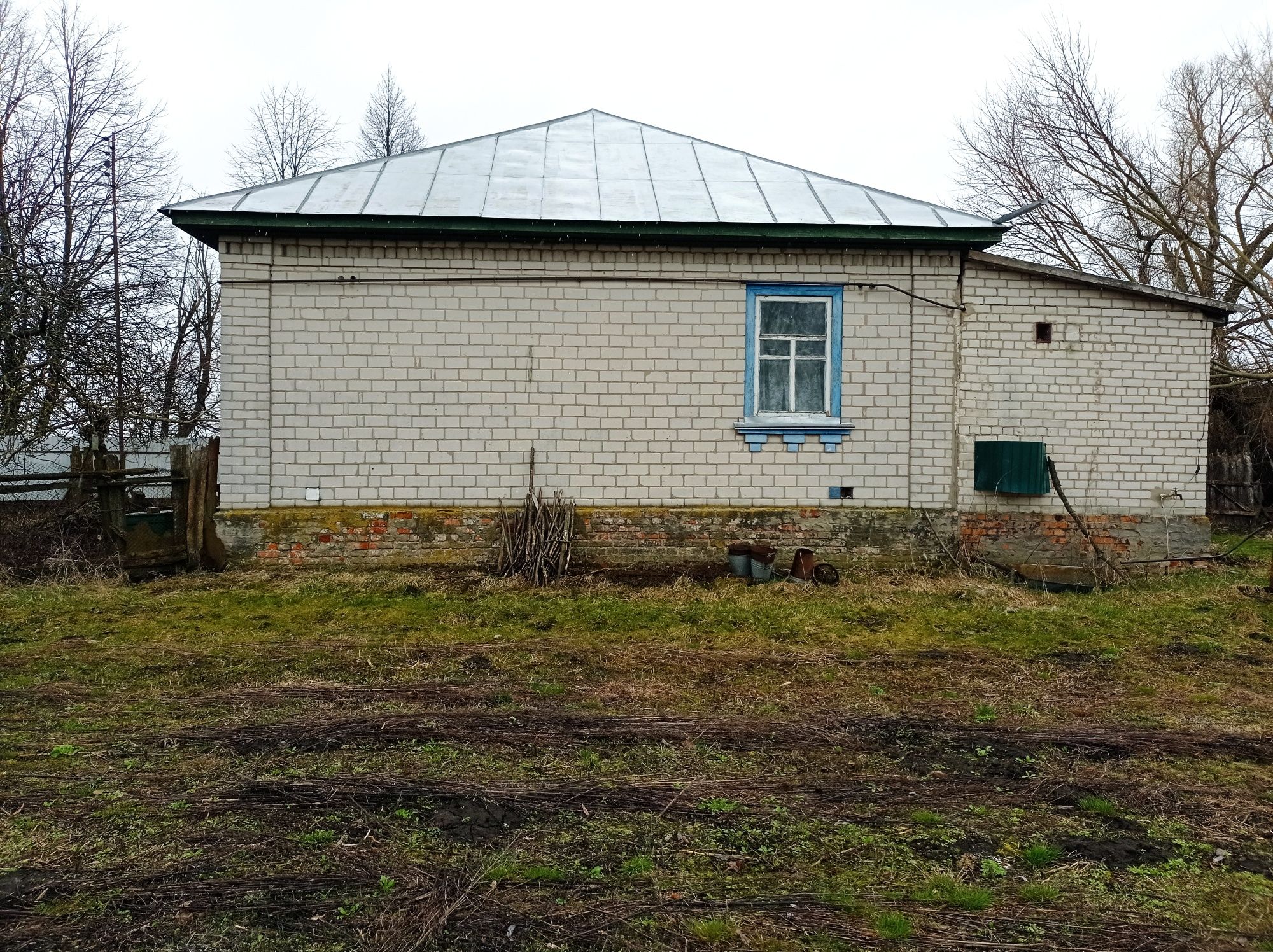 Доглянута садиба в селі Смолянка. Будинок в жилому стані. 380 Вольт.