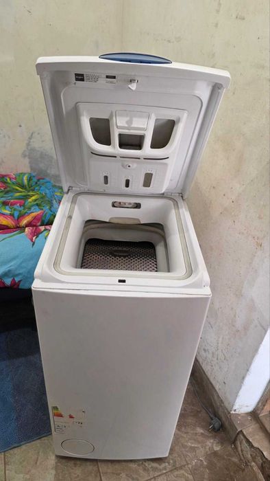 Горизонтальная стиральная машина Whirlpool. рабочая не ржавая.5 кг.
