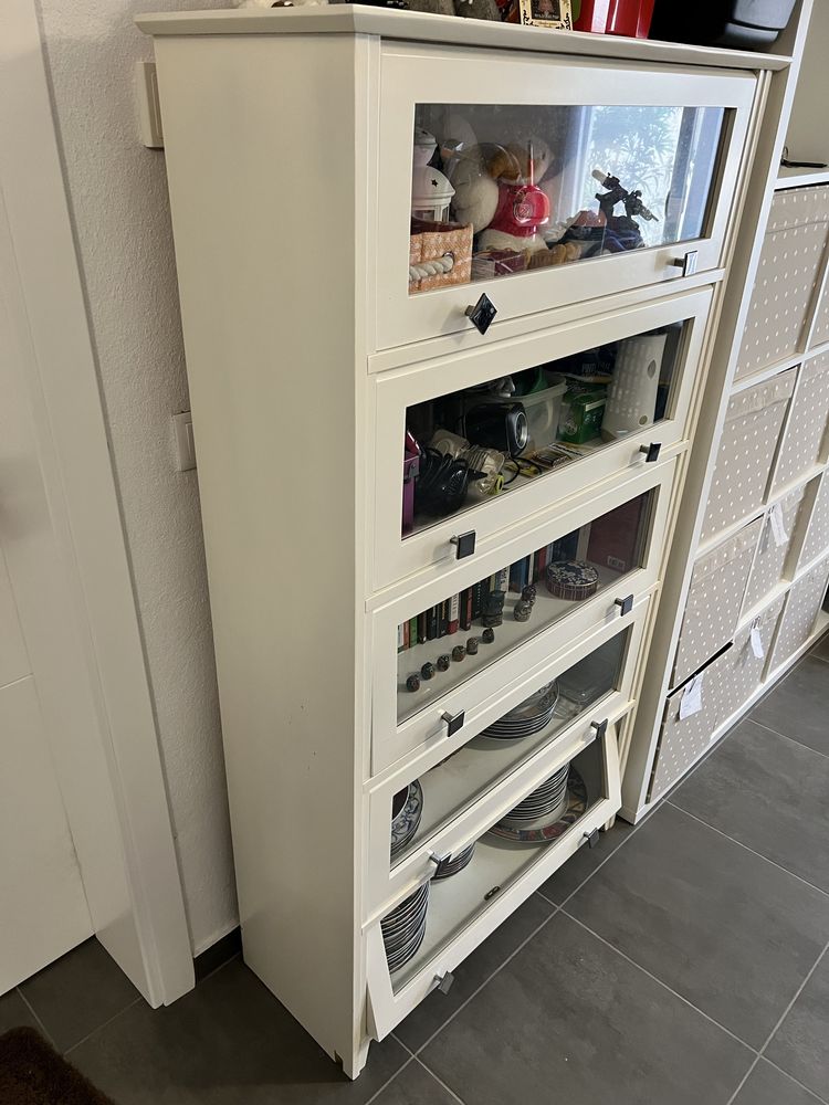 Movel Estante Vitrine com portas de abrir • em Muito bom estado