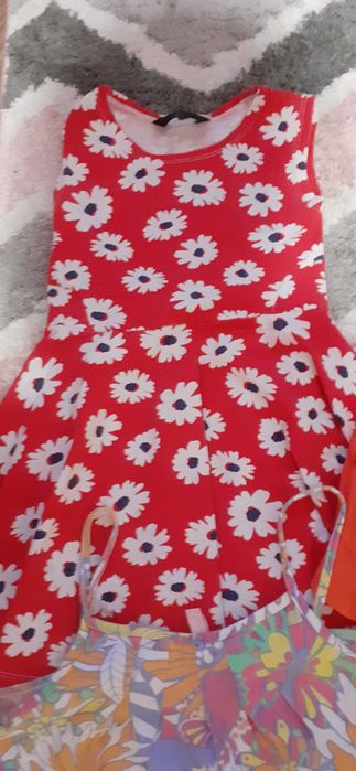 Zestaw 4 sukienek 104-110