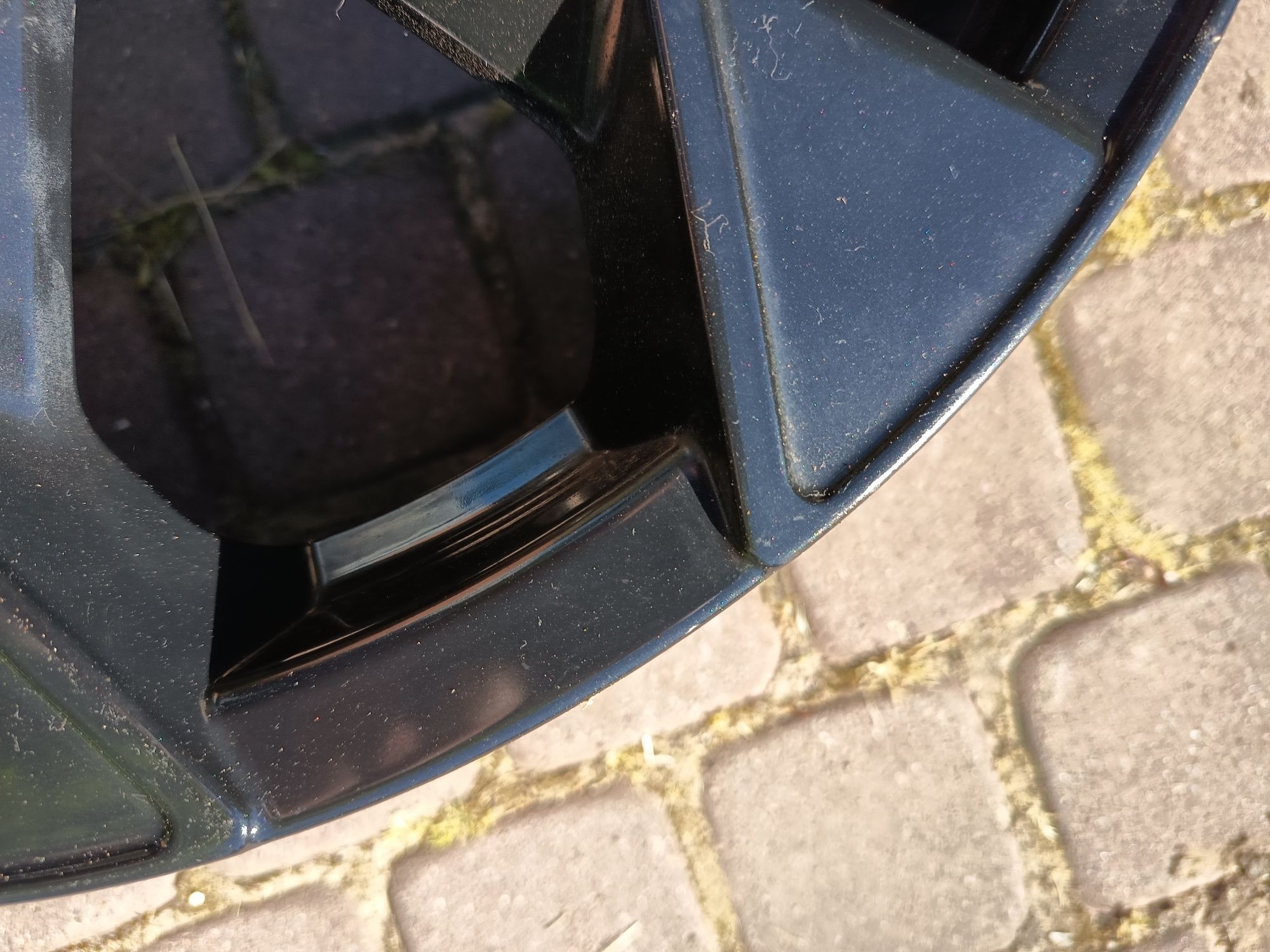 Nissan Juke f 15 felgi aluminiowe 18 czarne z czujnikami