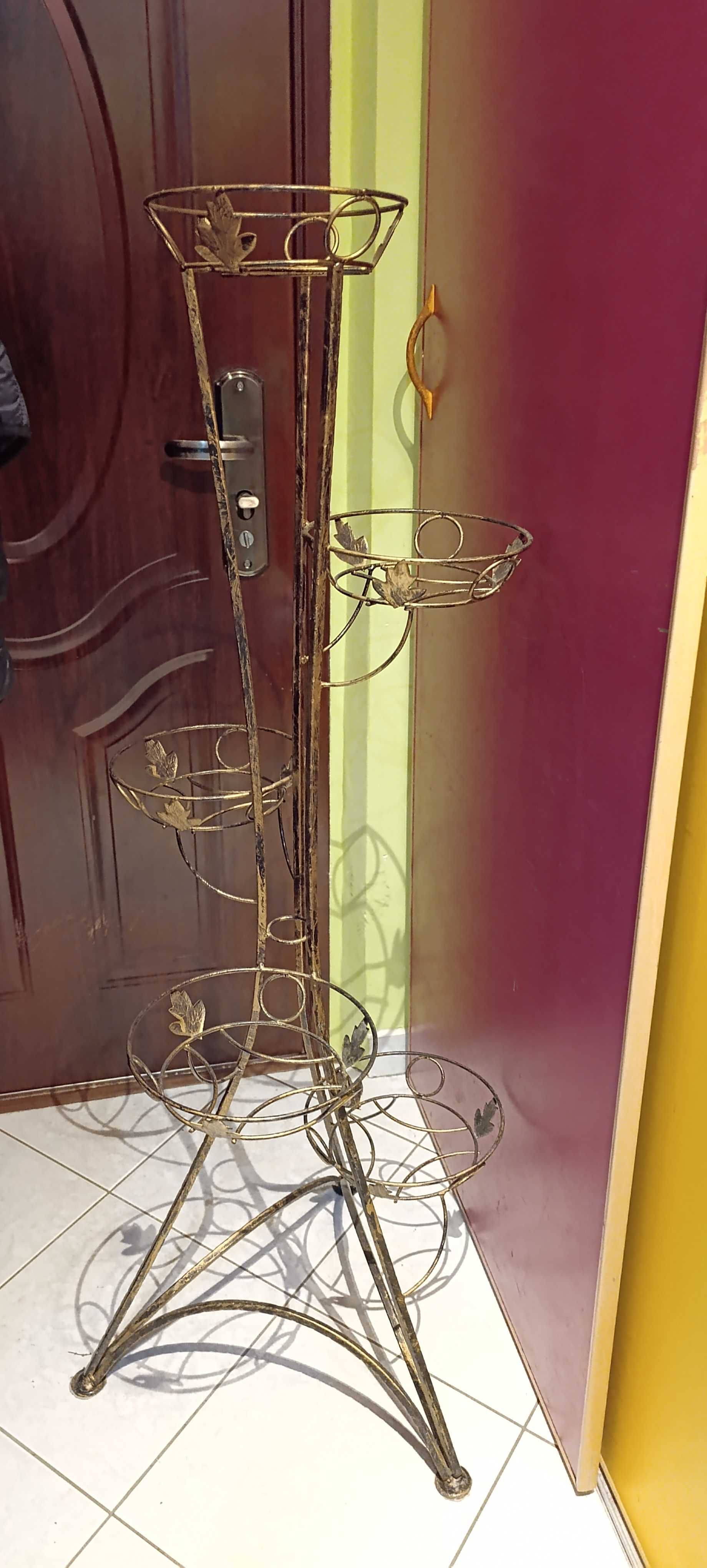 Kwietnik bardzo dekoracyjny metaloplastyka