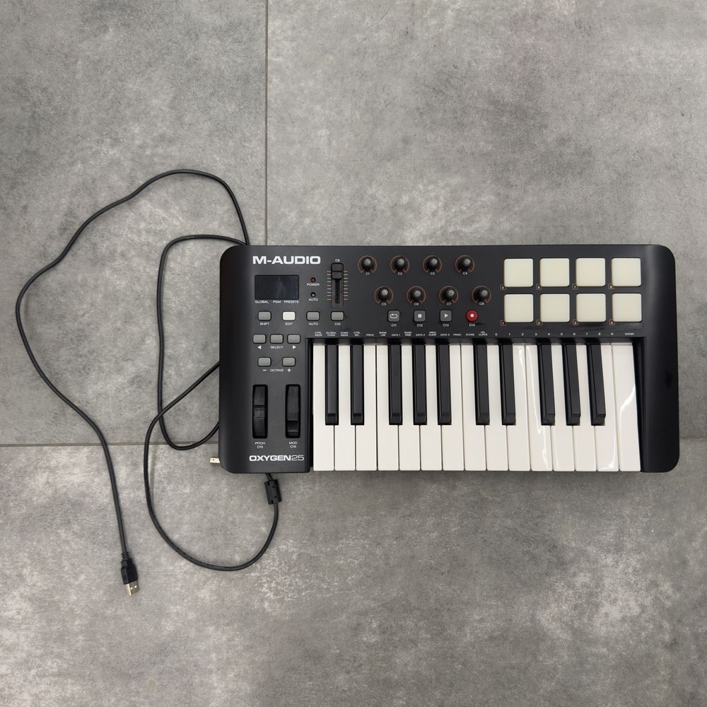 MIDI-контроллер M-Audio Oxygen 25 MK V