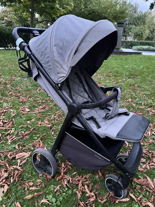 Прогулянковий візочок carelo bravo