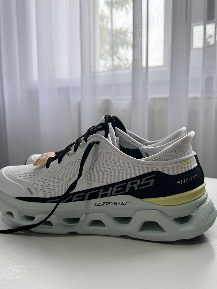 Кросівки жіночі Skechers