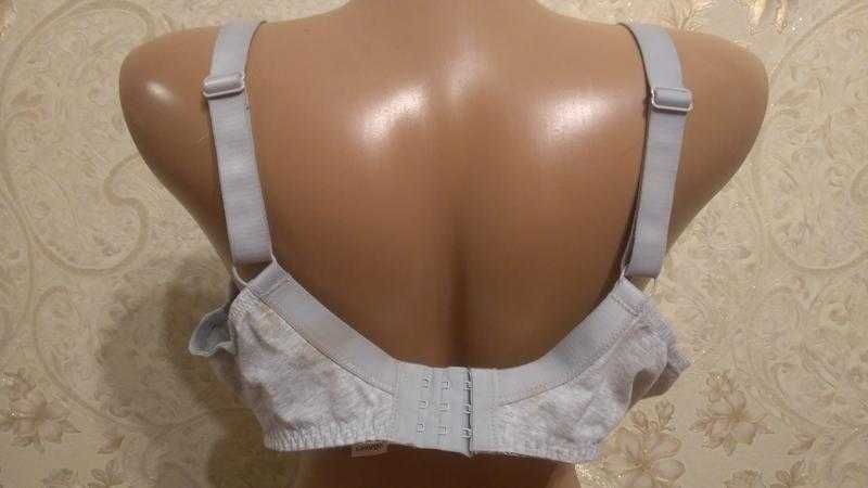 Фирменный бюстгальтер 42d