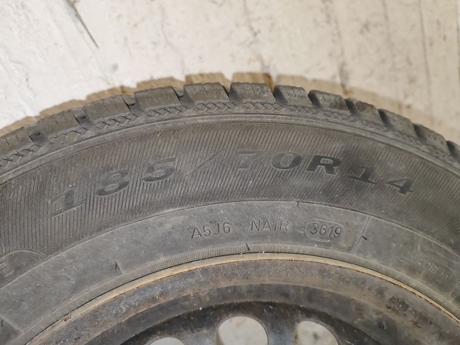 Opony z felgami Felgi stalowe 14 Opony zimowe Dębica Frigo 2 185/70/14