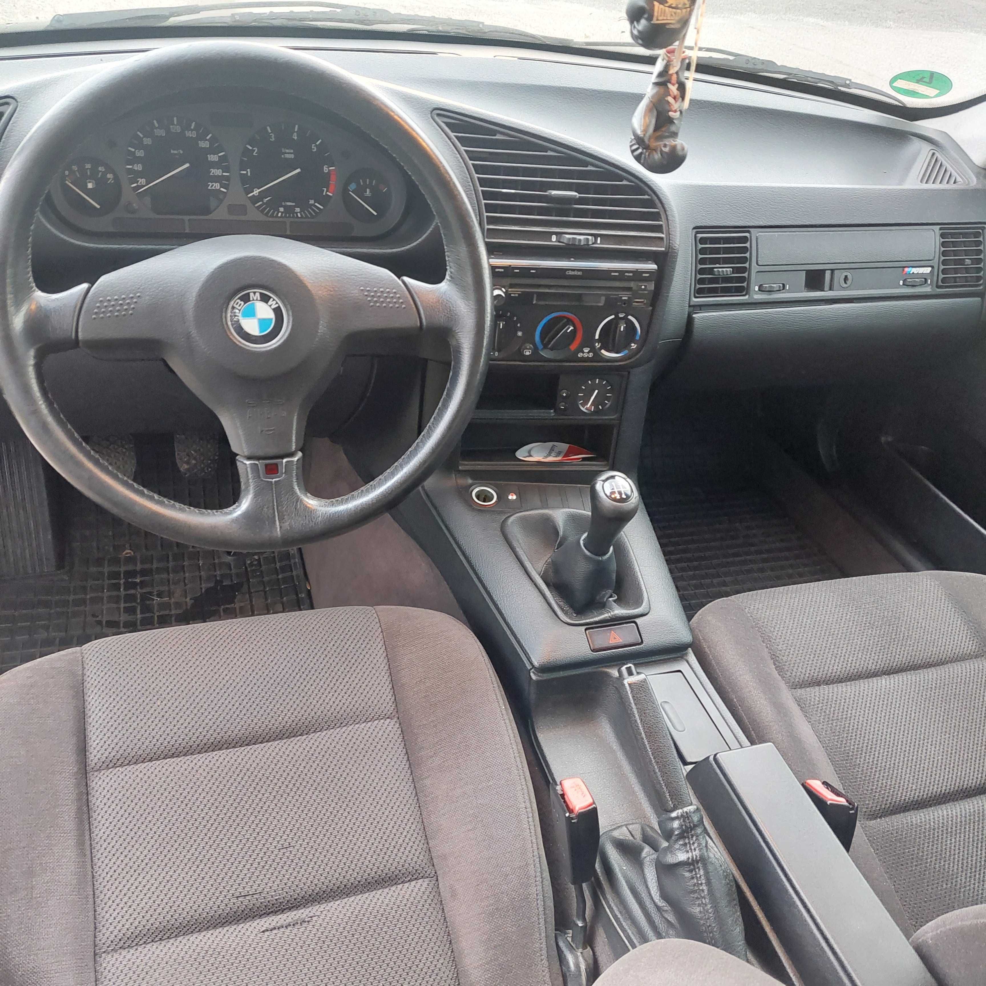 BMW 318i e 36 w bardzo dobrym stanie