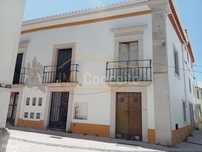 Prédio de 3 andares|| Centro histórico Torres Novas
'Onde outros v...